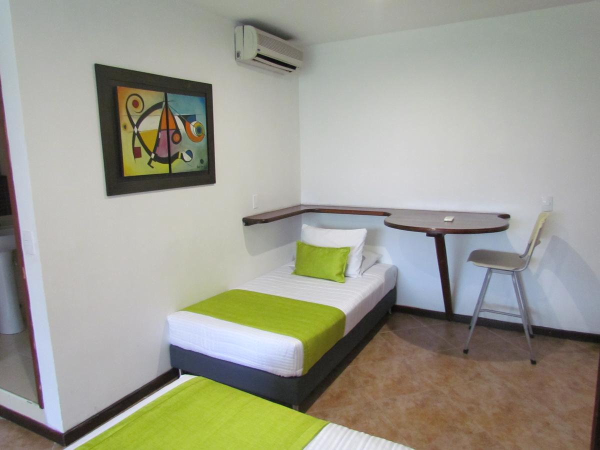 Hotel Plaza Mayor ميديلين المظهر الخارجي الصورة